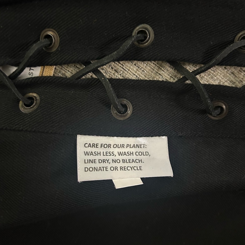 NWT Mfg first Black Vest with Storage Pockets size small - Picture 10 of 10